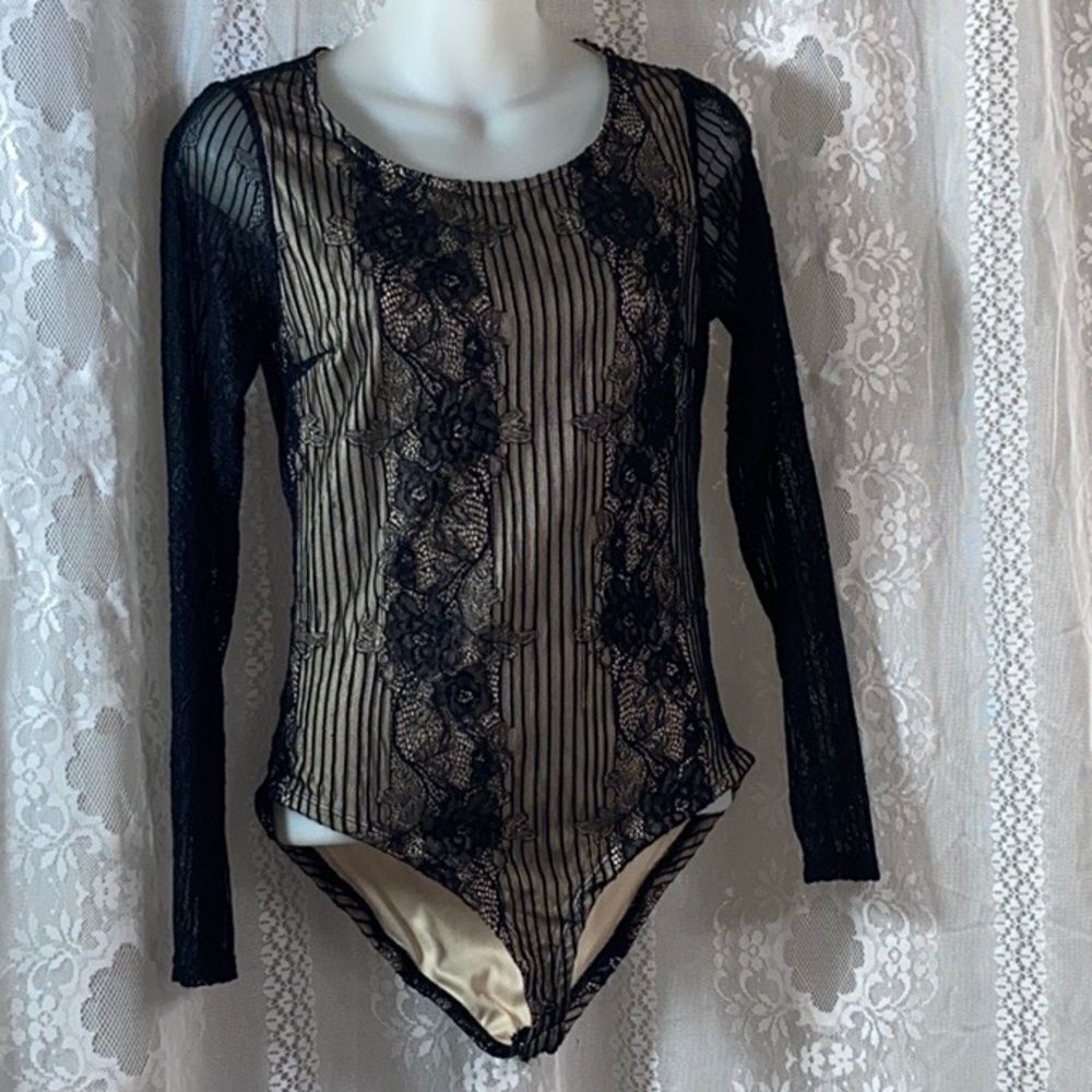 Charlotte Russe Long Sleeve Lace Bodysuit Size M